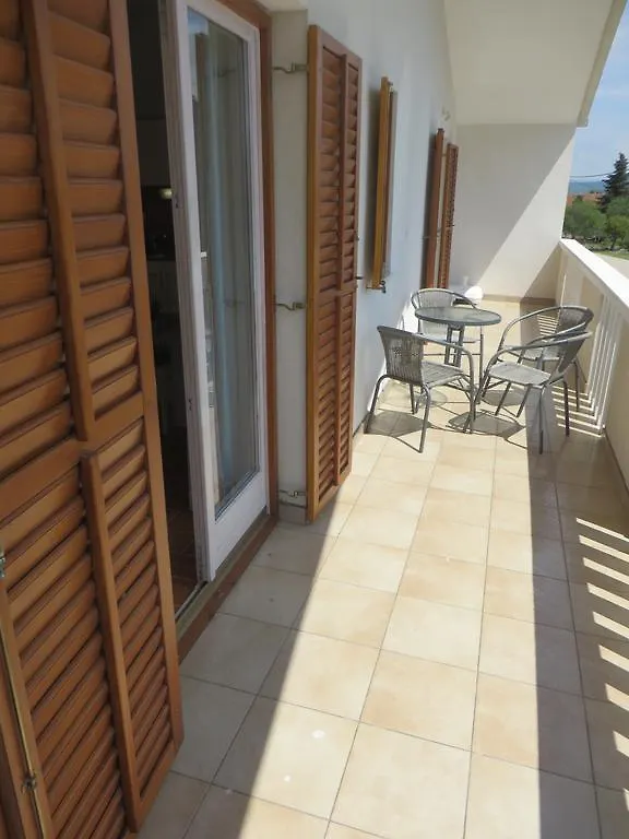 Filipovic Apartments With Pool Biograd Na Moru