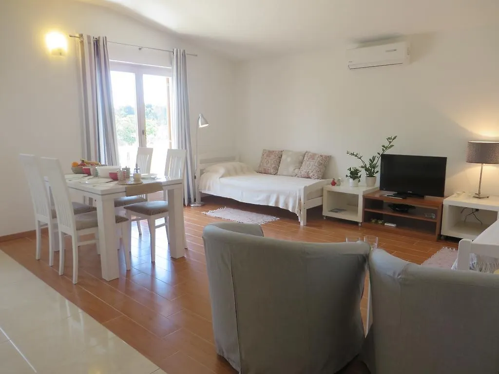 Filipovic Apartments With Pool Biograd Na Moru Croatia