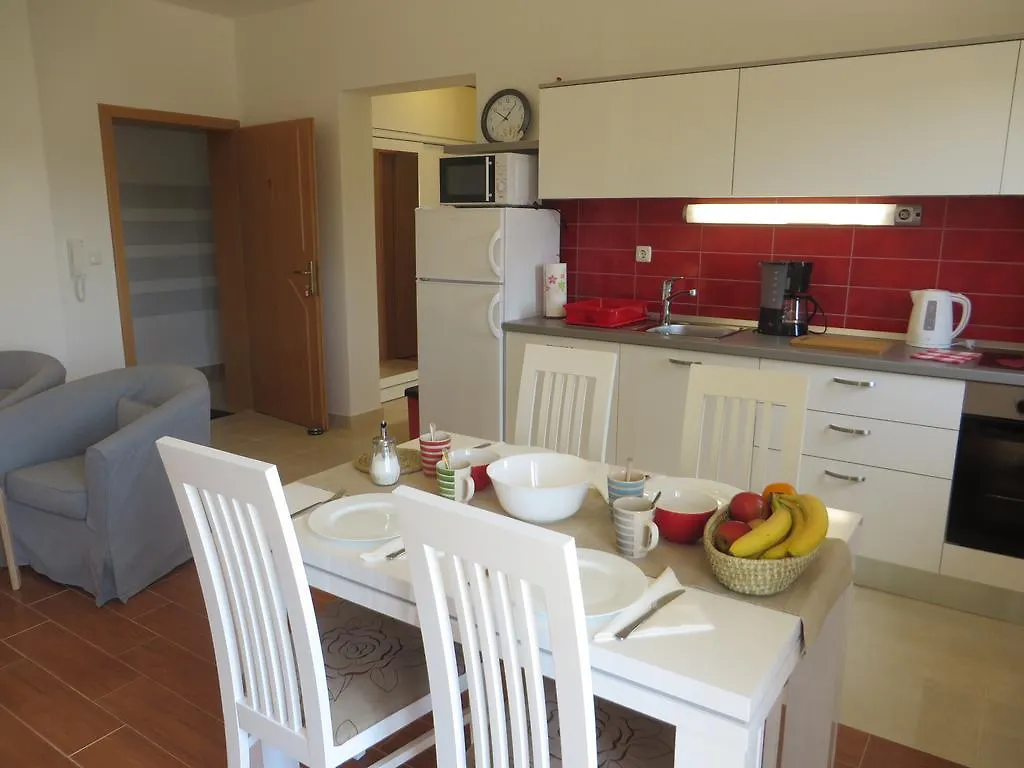 Filipovic Apartments With Pool Biograd Na Moru
