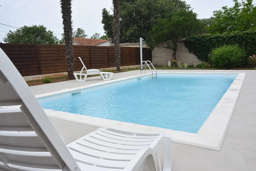 Filipovic Apartments With Pool Biograd Na Moru